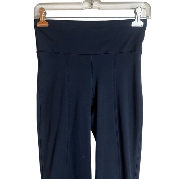 Gap fit black eclipse flare leggings. Size xs - Picture 2 of 7